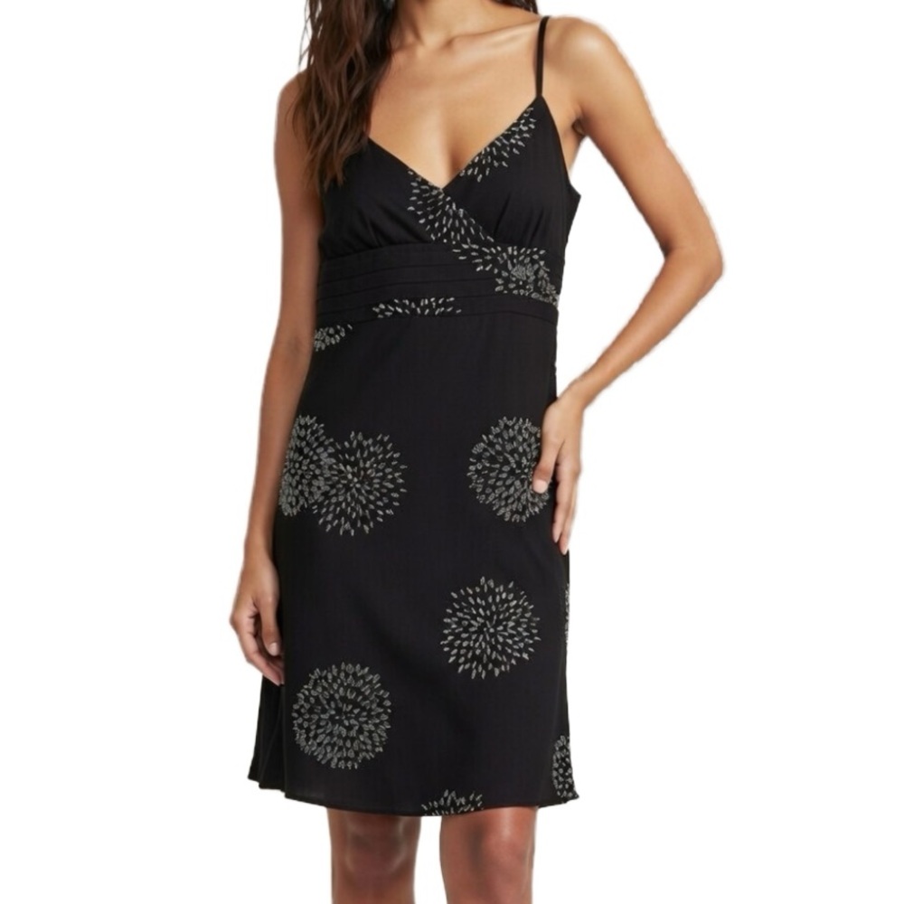 Ann Taylor Factory Cotton Embroidered Floral Sun Dress Cummerbund Waist V-neck